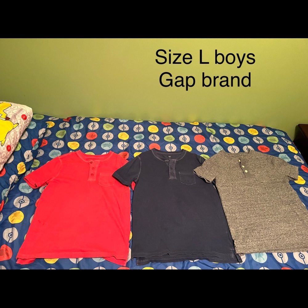Boys size L Gap short sleeve shirts